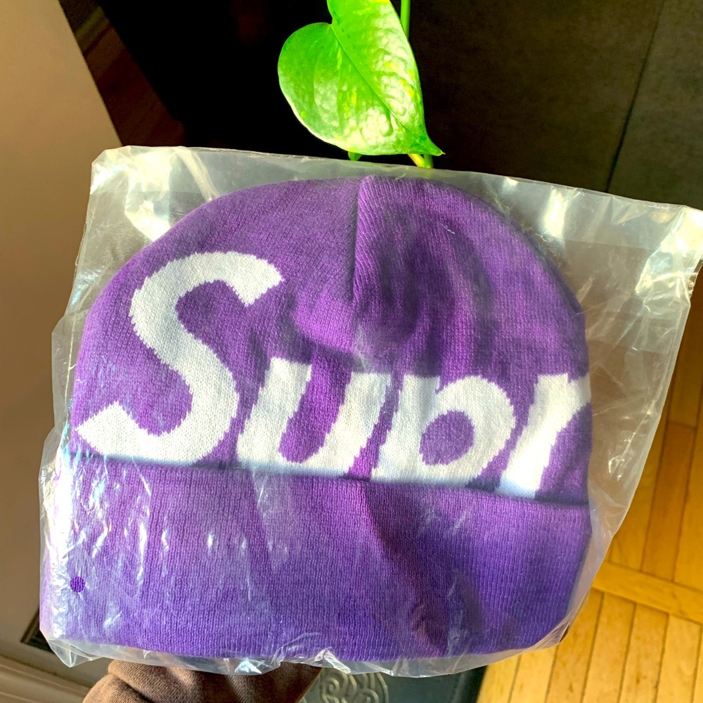 Purple supreme beanie (F20)